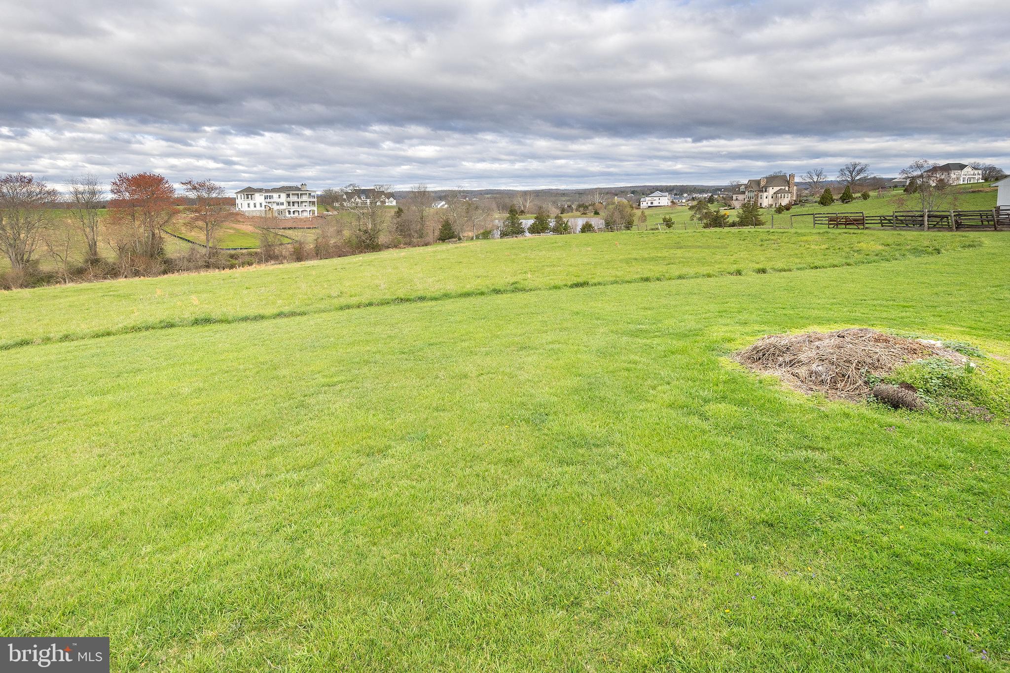 23045 Watson Road Leesburg, VA 20175 - Photo 47 of 69 Rear Field and Views