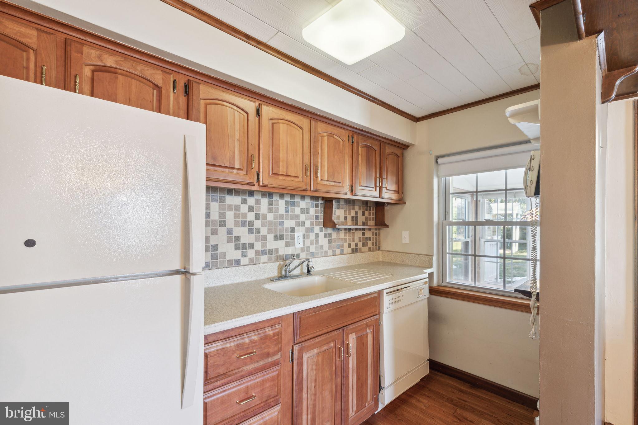 1203 Bruce Road Oreland, PA 19075 - Photo 7 of 48