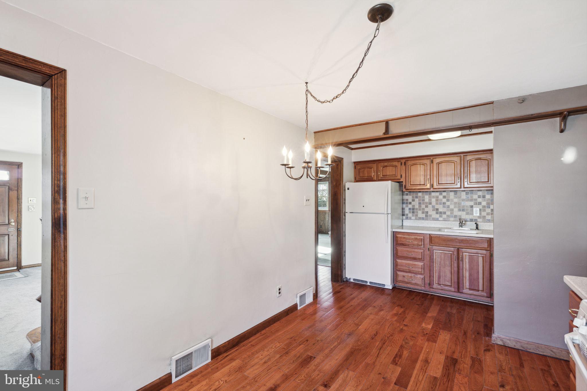 1203 Bruce Road Oreland, PA 19075 - Photo 10 of 48