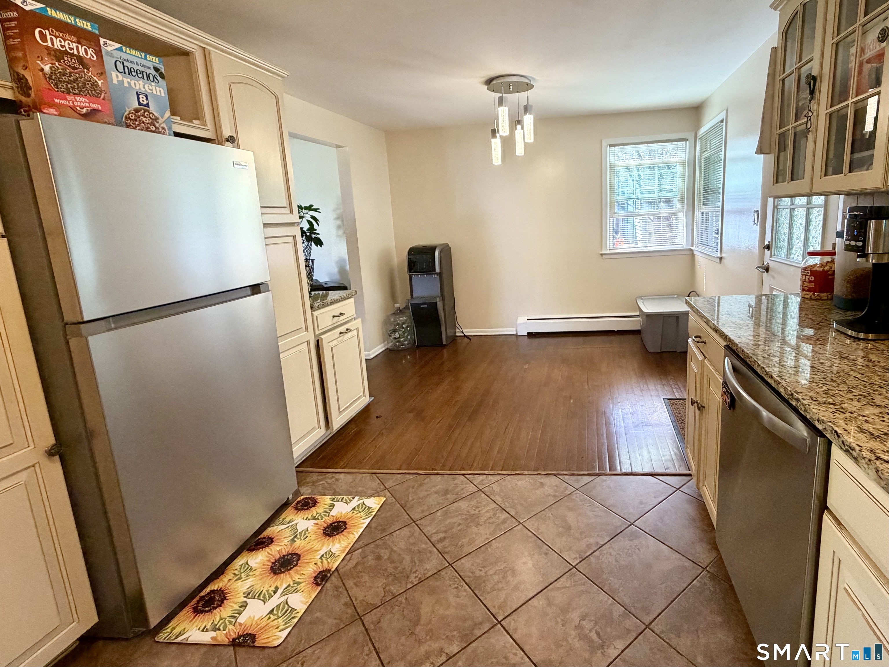 32 Elliott Street Meriden, CT 06451 - Photo 8 of 35 Gallery Image 8