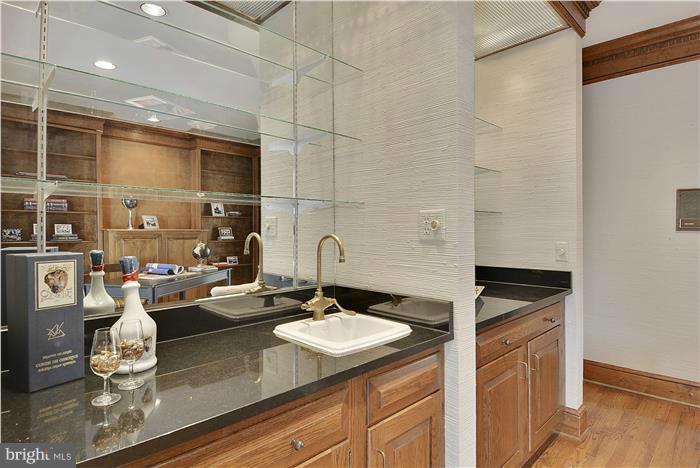 3241 Ellicott Street Northwest Washington, DC 20008 - Photo 11 of 29 WET BAR