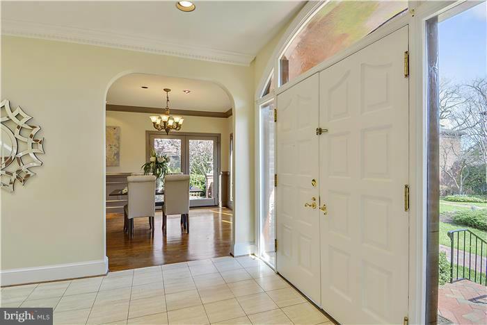 3241 Ellicott Street Northwest Washington, DC 20008 - Photo 4 of 29 ENTRY TO DR