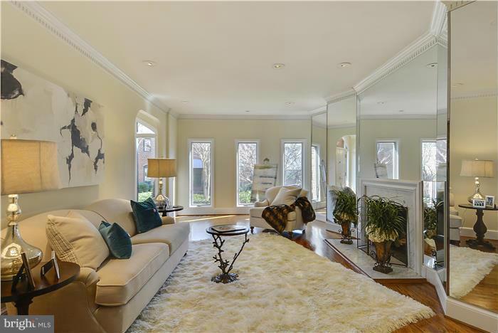 3241 Ellicott Street Northwest Washington, DC 20008 - Photo 8 of 29 LIGHT FILLED LR