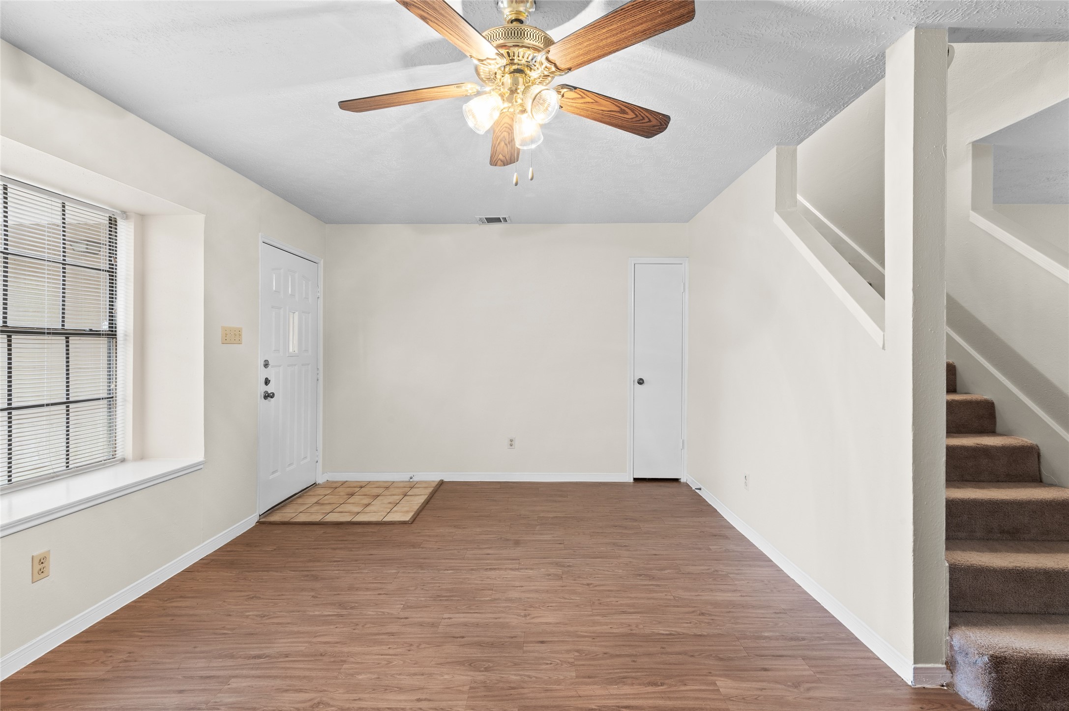 10025 Spring Pl Drive Houston, TX 77070 - Photo 2 of 21