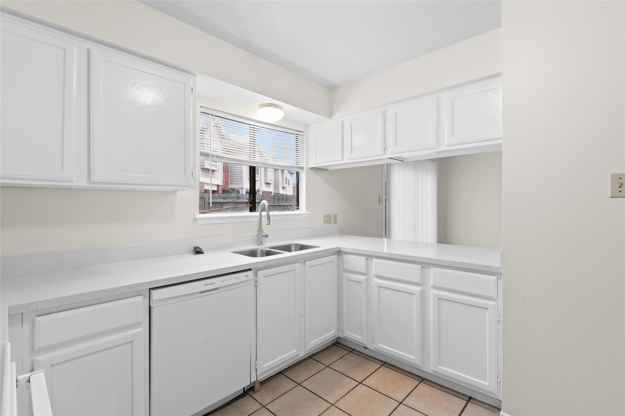 10025 Spring Pl Drive Houston, TX 77070 - Photo 8 of 21