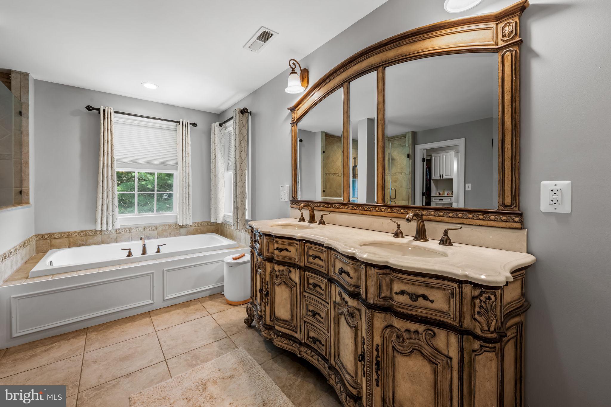 13910 Manor Road Phoenix, MD 21131 - Photo 34 of 94 Primary bath with soaking tub