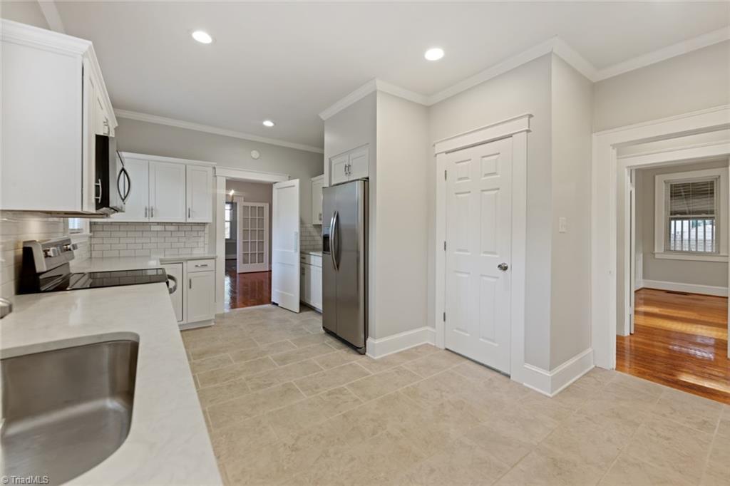 1015 South Hawthorne Road Winston-Salem, NC 27103 - Photo 6 of 24