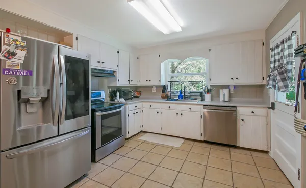 $304,900 | 111 Clebourne Avenue, Chickamauga, GA 30707