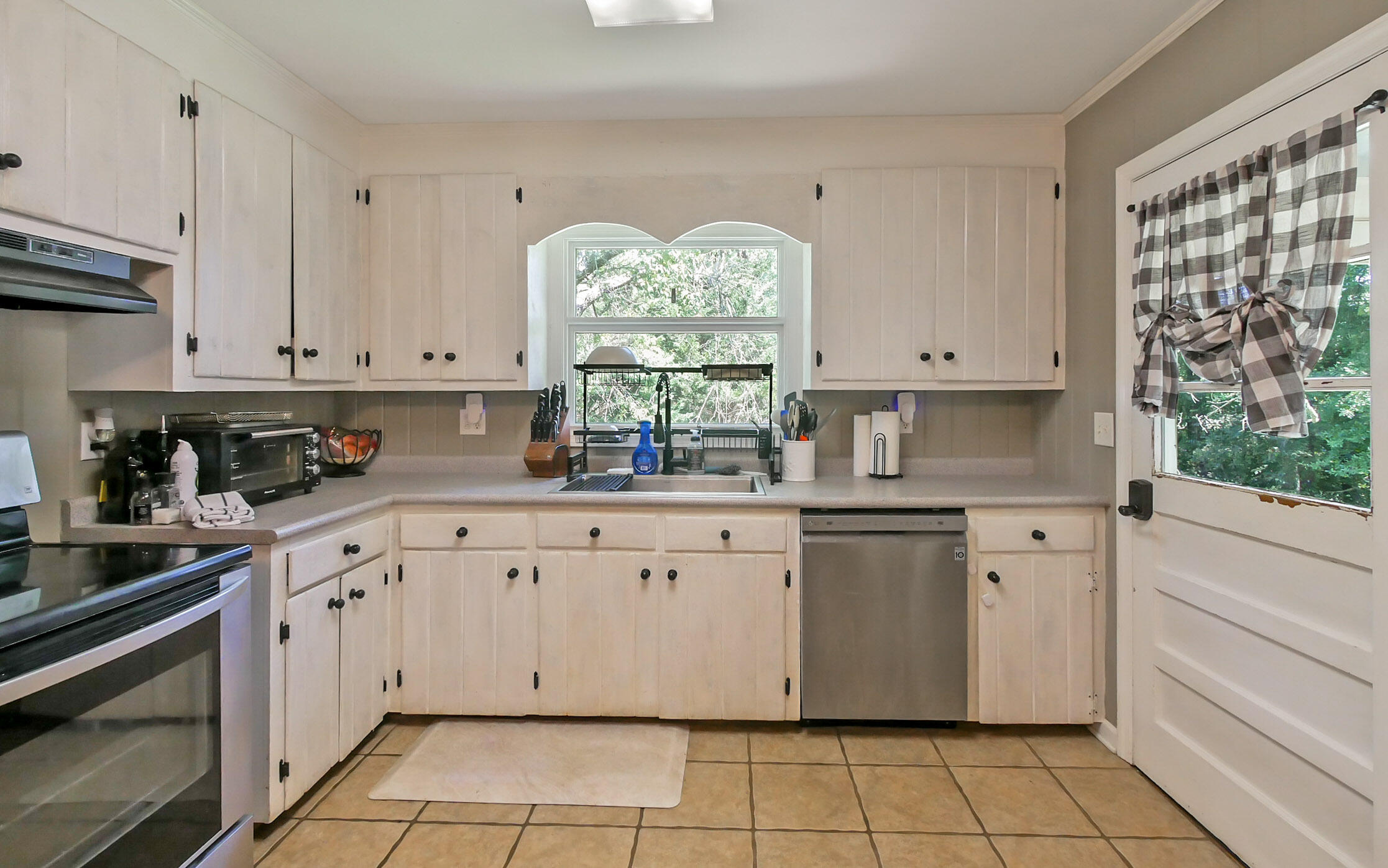 111 Clebourne Avenue Chickamauga, GA 30707 - Photo 13 of 36 9-P1650069