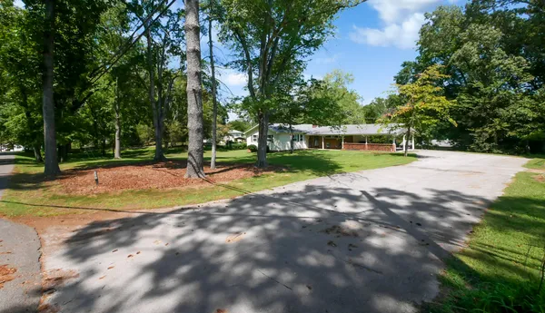 $304,900 | 111 Clebourne Avenue, Chickamauga, GA 30707