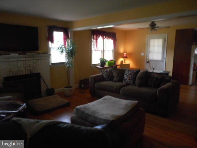10916 Philadelphia Road White Marsh, MD 21162 - Photo 3 of 8 Living Room