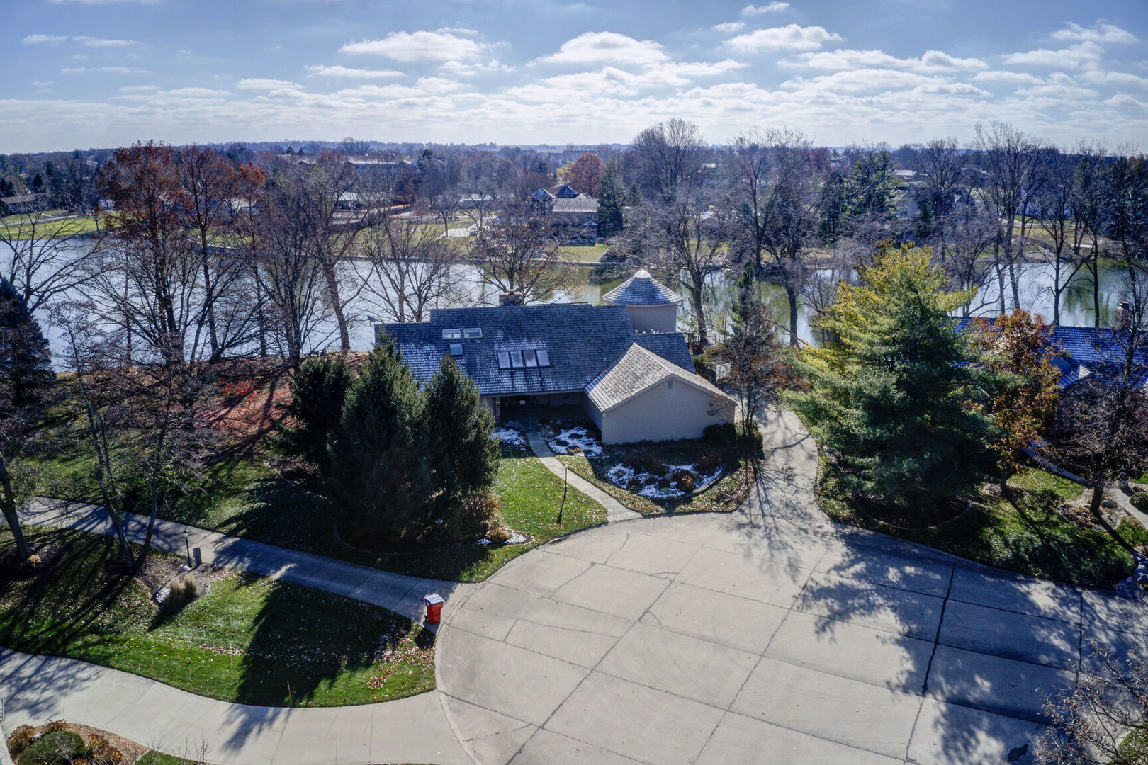 4003 Lakepoint Road Champaign, IL 61822 - Photo 1 of 76 Gallery Image 1