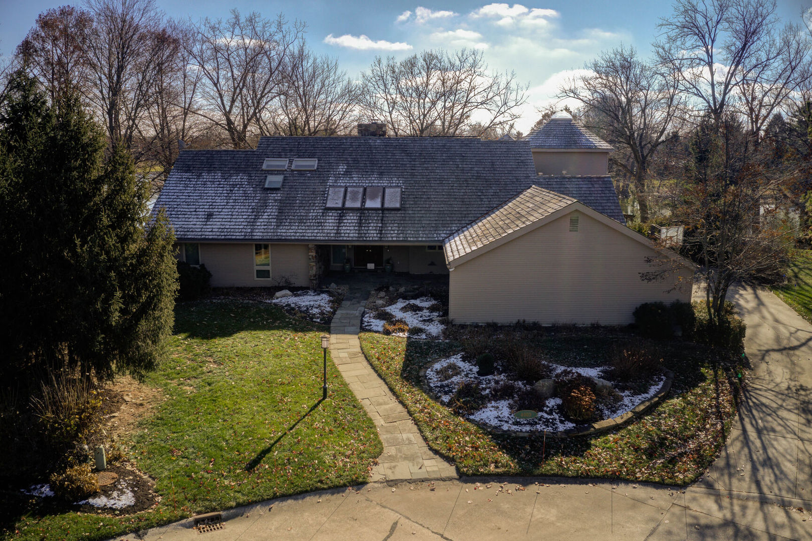 4003 Lakepoint Road Champaign, IL 61822 - Photo 3 of 76 Gallery Image 3