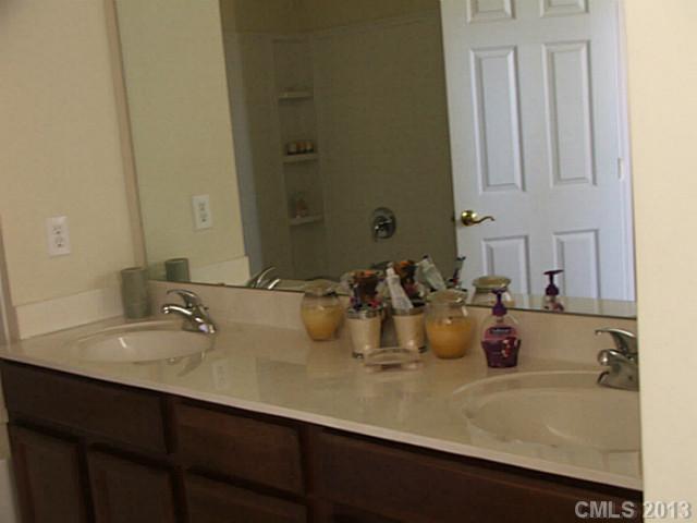 10941 Stone Trail Road Charlotte, NC 28213 - Photo 11 of 16 Gallery Image 11