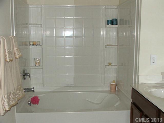 10941 Stone Trail Road Charlotte, NC 28213 - Photo 10 of 16 Gallery Image 10