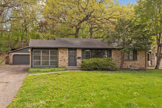 $2,210 | 4513 Laguna Drive, Edina, MN 55435
