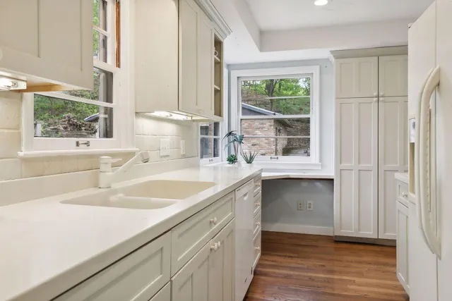 $2,210 | 4513 Laguna Drive, Edina, MN 55435