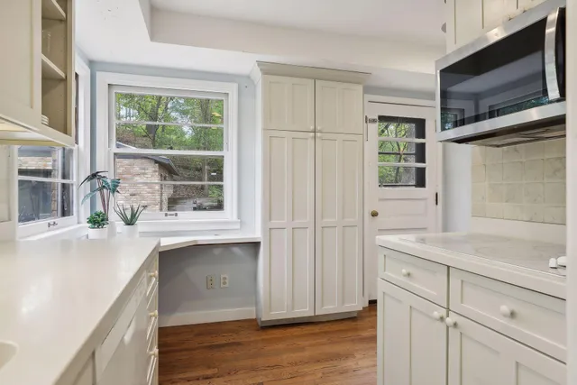 $2,210 | 4513 Laguna Drive, Edina, MN 55435