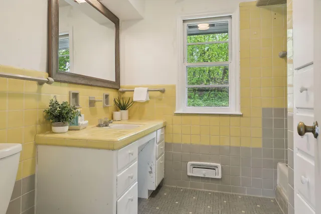 $2,210 | 4513 Laguna Drive, Edina, MN 55435