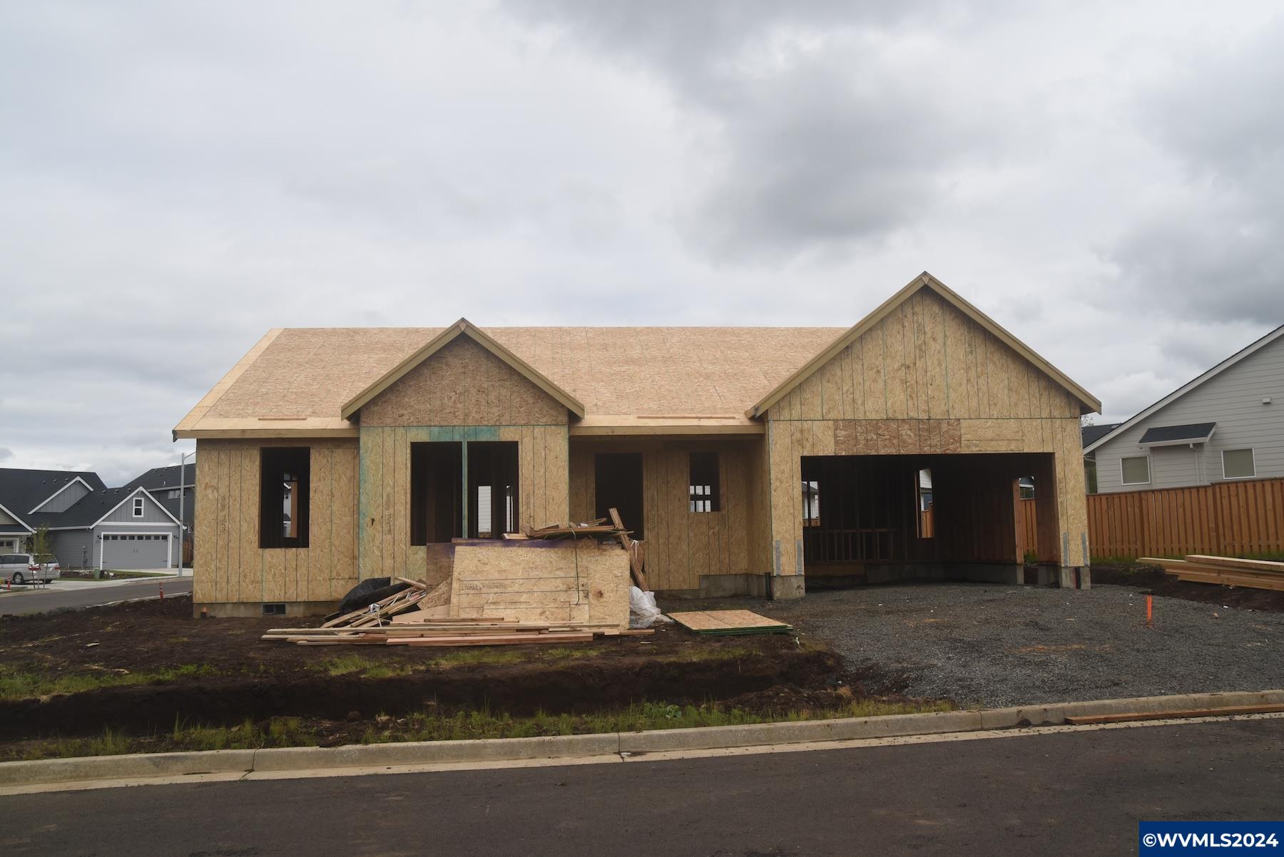 902 Oakleaf Way Silverton, OR 97381 - Photo 1 of 3 Gallery Image 1