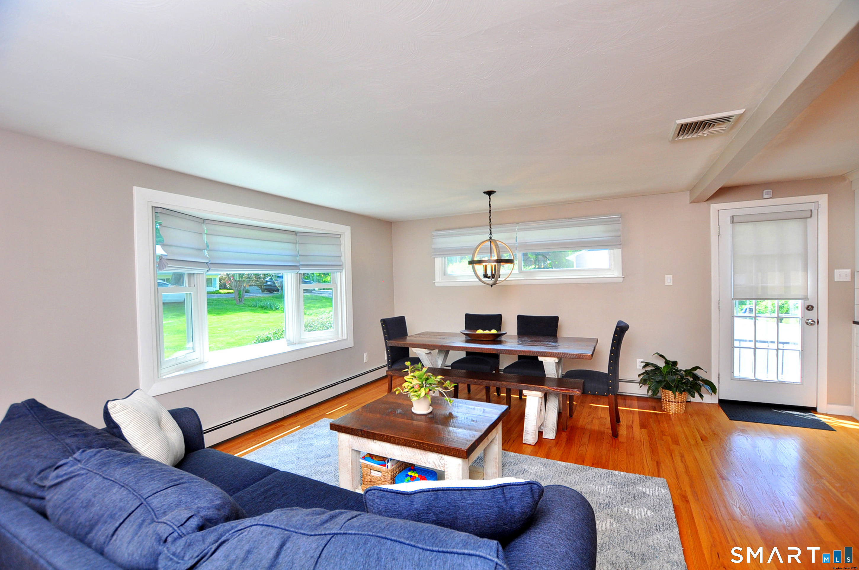 429 South Stone Street Suffield, CT 06093 - Photo 3 of 39