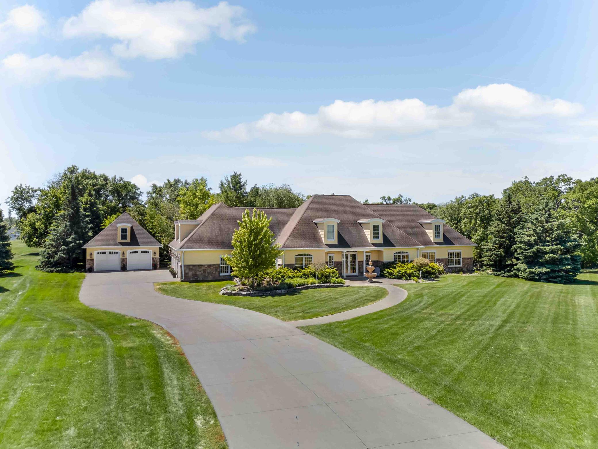 705 18th Street North Moorhead, MN 56560 - Photo 2 of 98