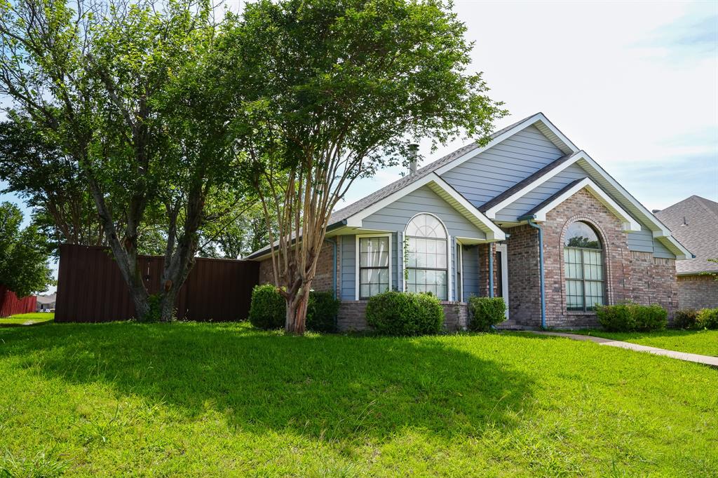 8809 Pheasant Run Drive Rowlett, TX 75089 - Photo 2 of 23