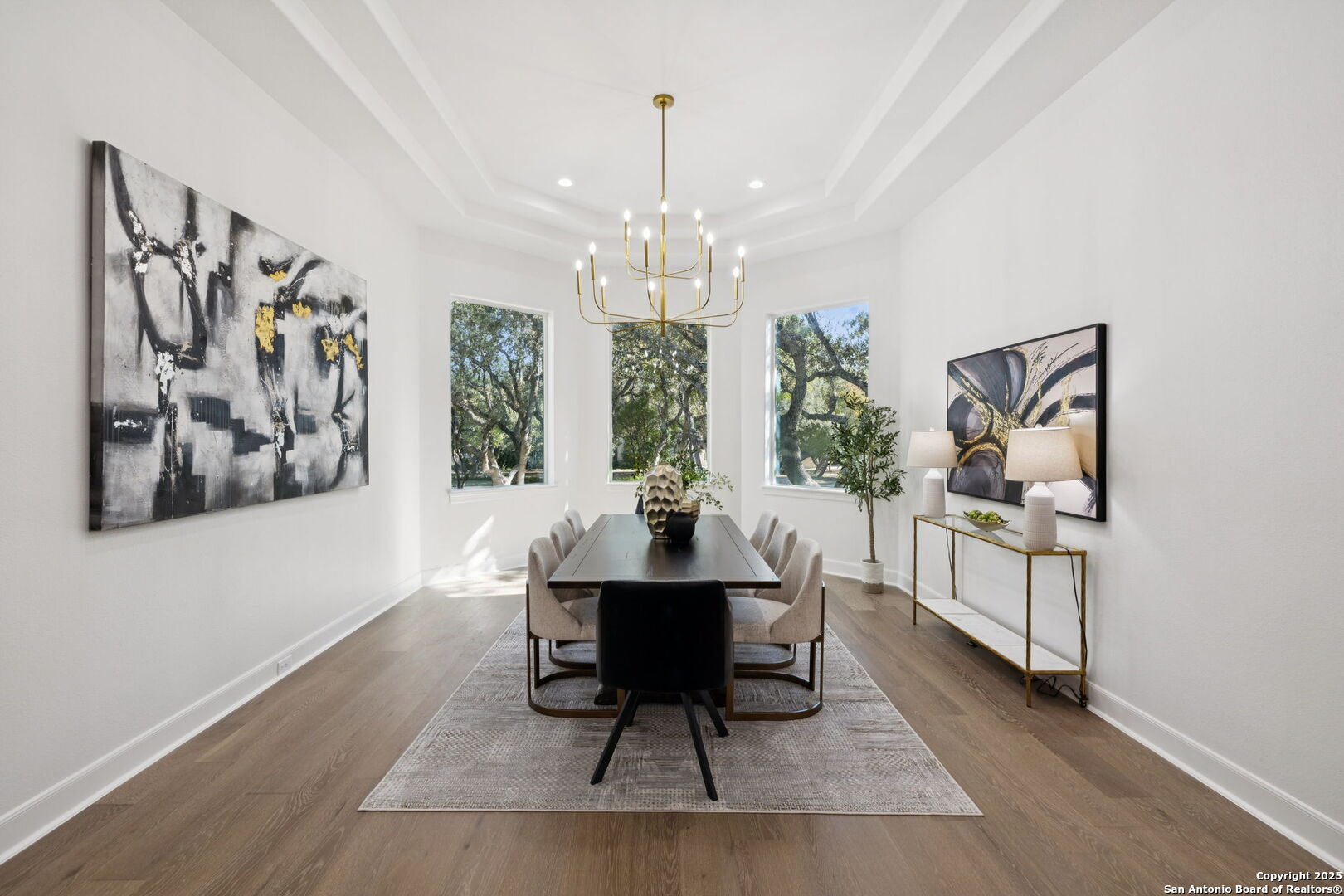 207 Box Oak Shavano Park, TX 78230 - Photo 11 of 50 a living room with furniture and a chandelier