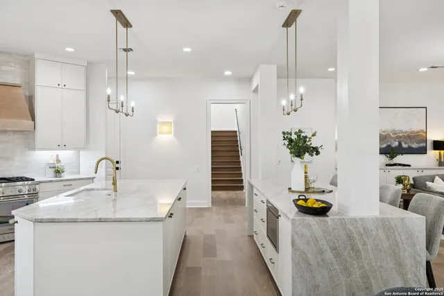 $2,500,000 | 207 Box Oak, Shavano Park, TX 78230