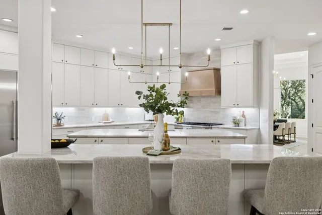 $2,500,000 | 207 Box Oak, Shavano Park, TX 78230