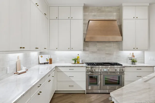 $2,500,000 | 207 Box Oak, Shavano Park, TX 78230