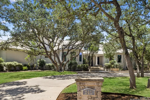 $2,500,000 | 207 Box Oak, Shavano Park, TX 78230