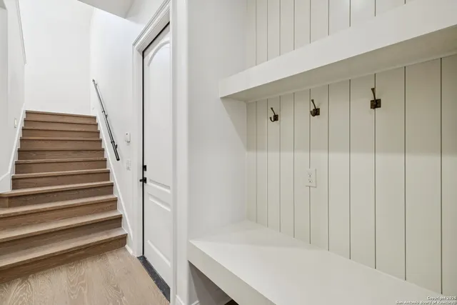 $2,500,000 | 207 Box Oak, Shavano Park, TX 78230