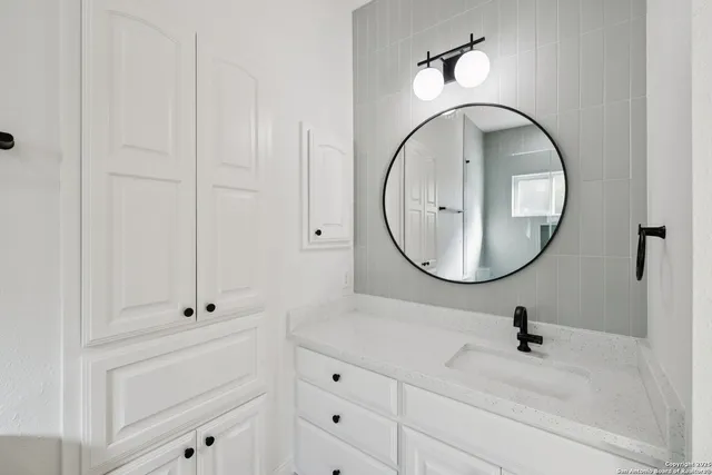 $2,500,000 | 207 Box Oak, Shavano Park, TX 78230