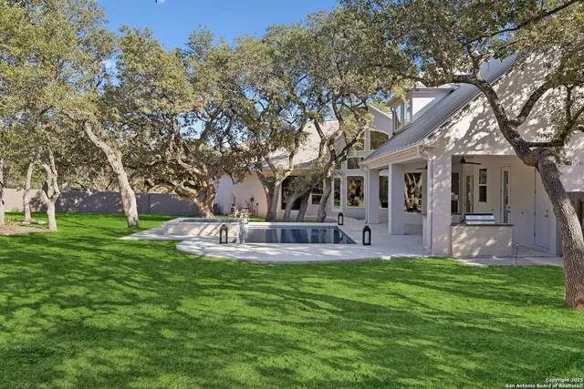 $2,500,000 | 207 Box Oak, Shavano Park, TX 78230