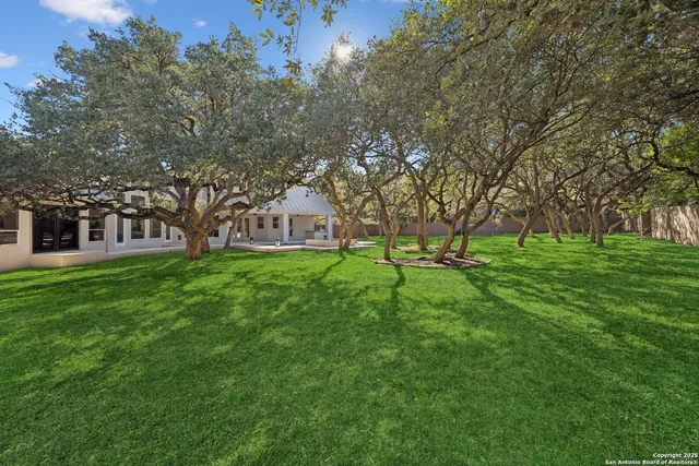 $2,500,000 | 207 Box Oak, Shavano Park, TX 78230