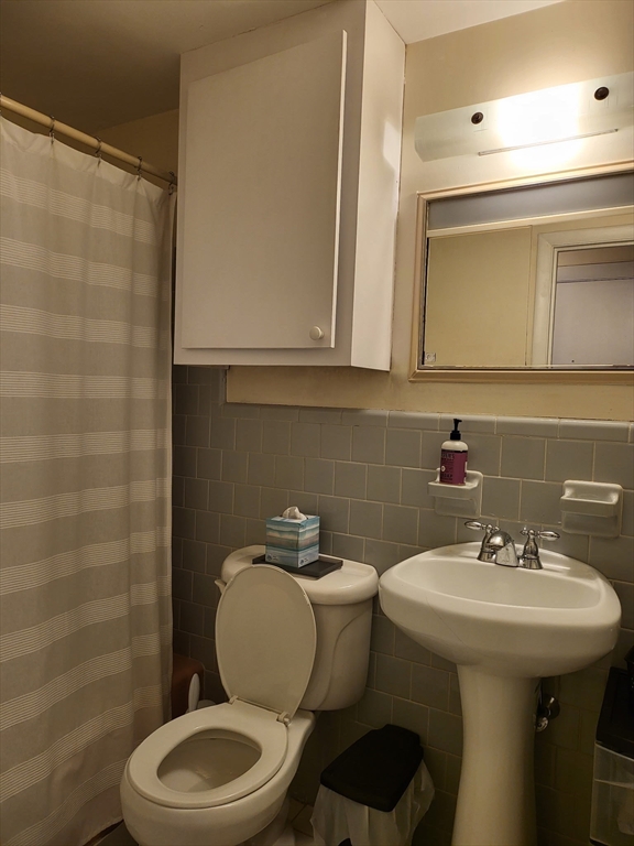 210 Hillside Avenue, Unit 15 Needham, MA 02494 - Photo 5 of 8