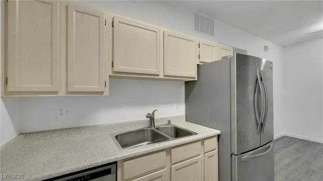 $198,000 | 231 West Horizon Ridge Parkway, Unit 814, Henderson, NV 89012