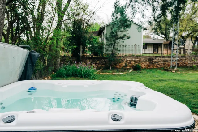 $520,000 | 203 South Creek Street, Fredericksburg, TX 78624