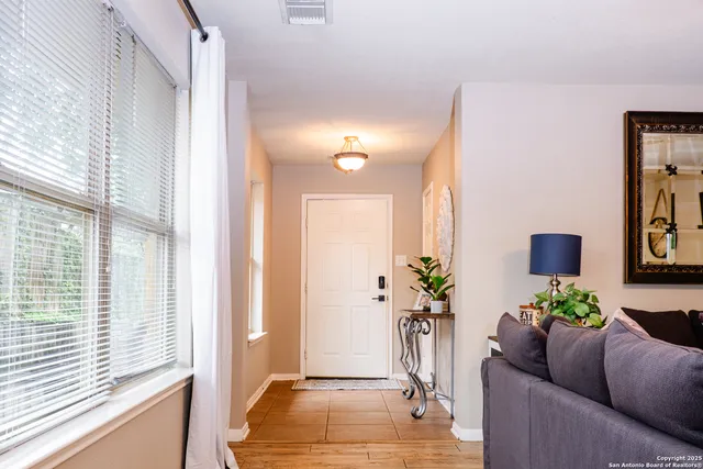 $520,000 | 203 South Creek Street, Fredericksburg, TX 78624