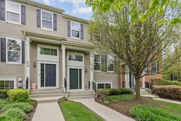 $319,900 | 457 Town Center Boulevard, Gilberts, IL 60136