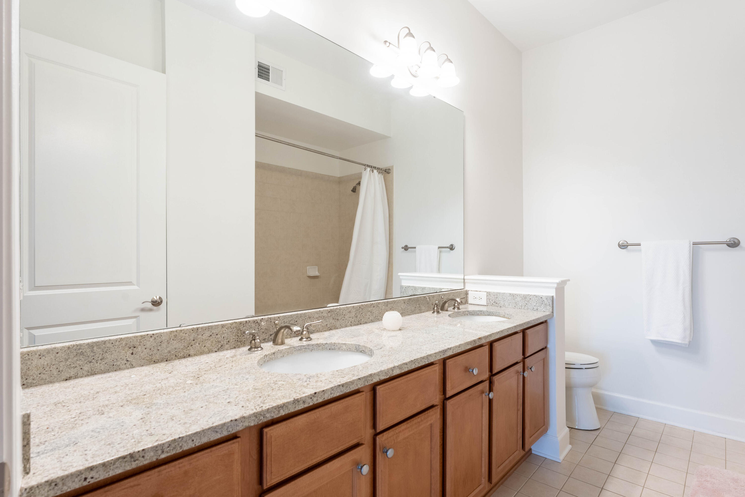 145 Pier View Street, Unit 405 Charleston, SC 29492 - Photo 24 of 35 145PierViewSt405-KeenEyeMarketing-057
