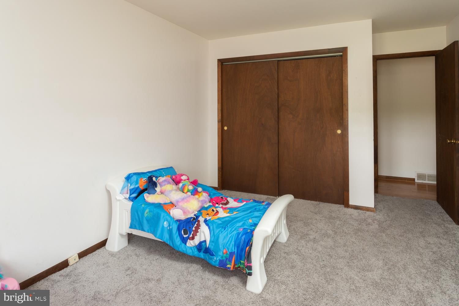 324 Harrison Street Riverside, NJ 08075 - Photo 16 of 27 2nd bedroom
