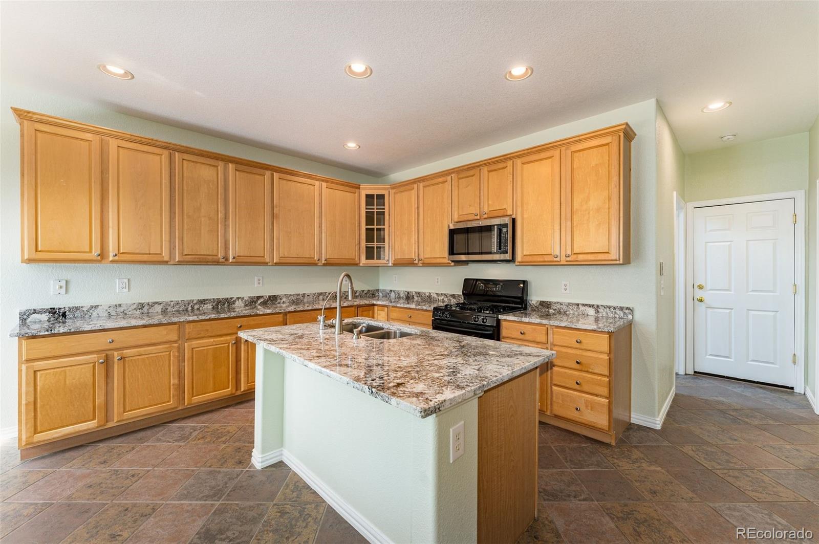 10200 South Fairgate Way Highlands Ranch, CO 80126 - Photo 2 of 40 Gallery Image 2