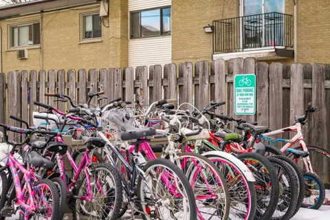 $155,000 | 1019 North Boxwood Drive, Unit 107, Mount Prospect, IL 60056