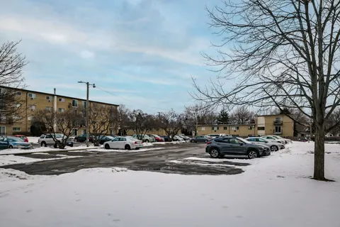 $155,000 | 1019 North Boxwood Drive, Unit 107, Mount Prospect, IL 60056