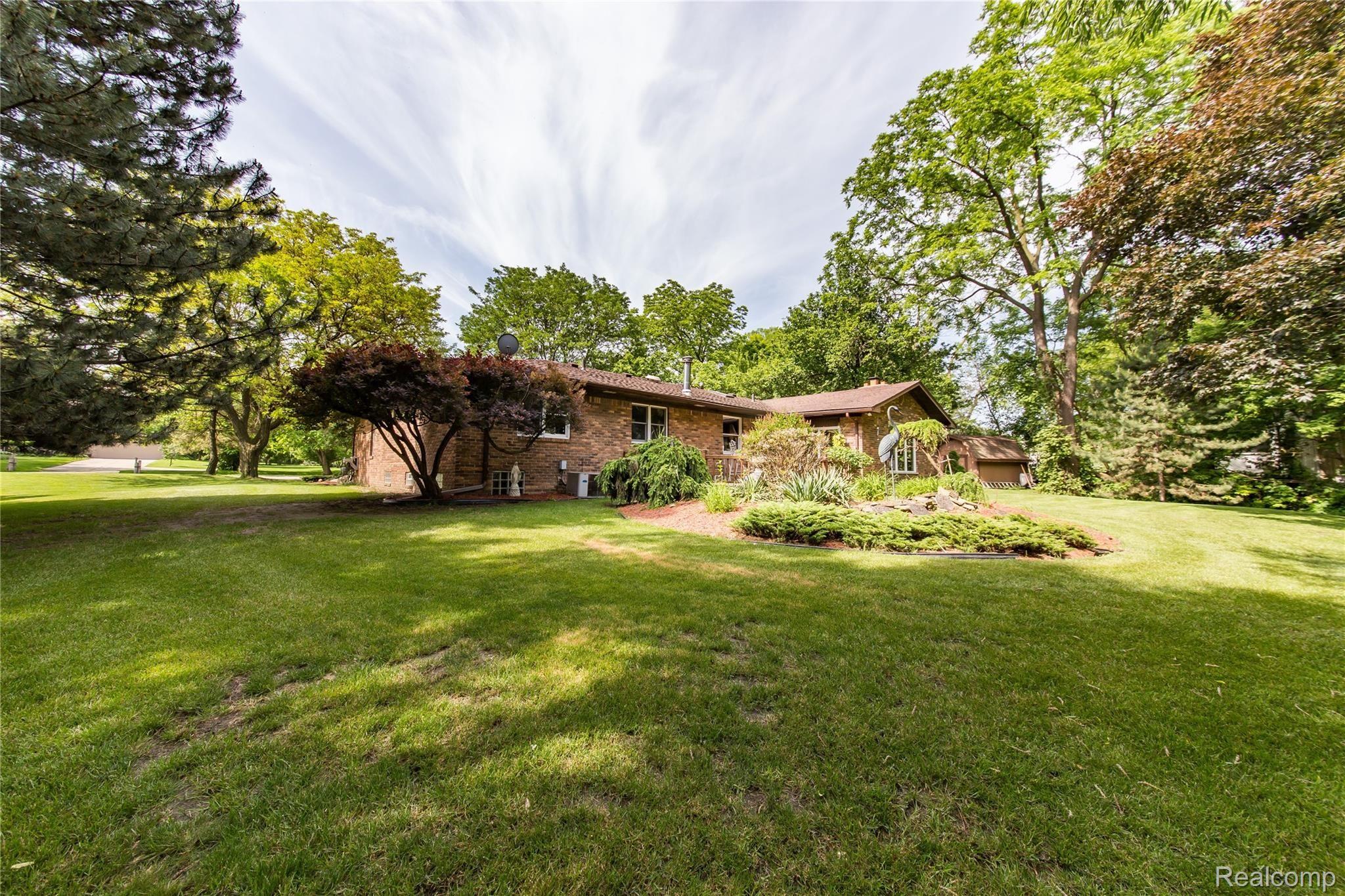4233 Chicago Road Warren, MI 48092 - Photo 3 of 33 Chicago_4233_Back_01.jpg