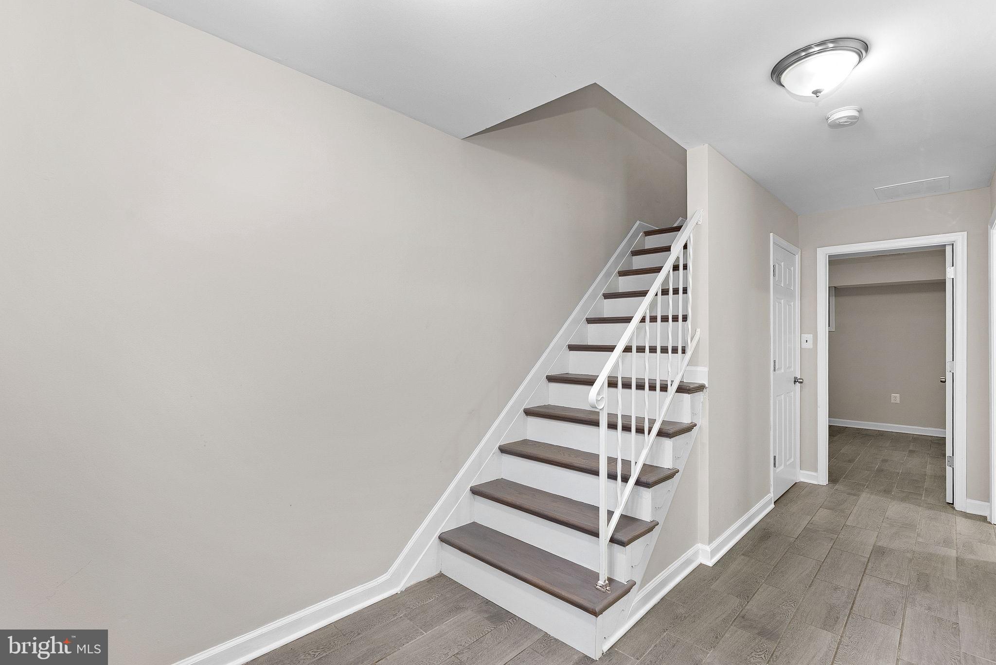 6612 Burlington Place Springfield, VA 22152 - Photo 5 of 54