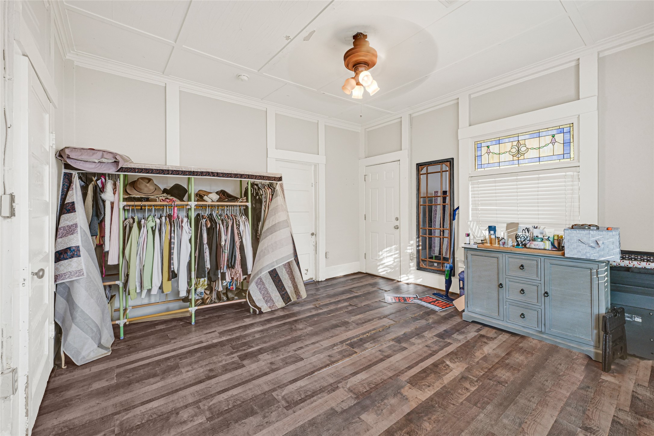 102 4th Street Sugar Land, TX 77498 - Photo 10 of 50 a view of a room with gym equipment