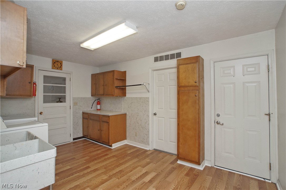 6822 Fairfield Road Painesville, OH 44077 - Photo 12 of 34